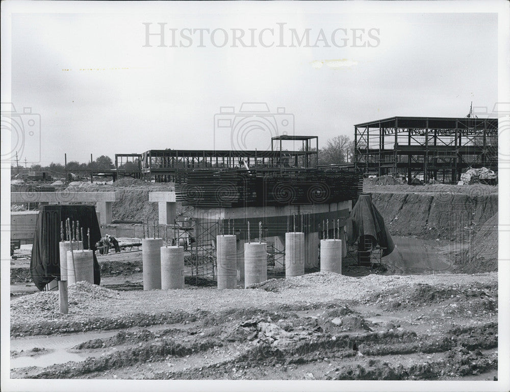 1960 Press Photo Magnet Support Beam At Zero Gradient Synchrotron Construction - Historic Images