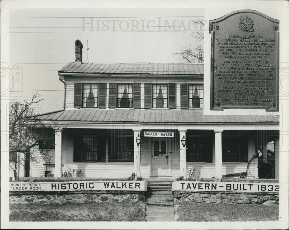 Press Photo Historic Walker Tavern Michigan - Historic Images