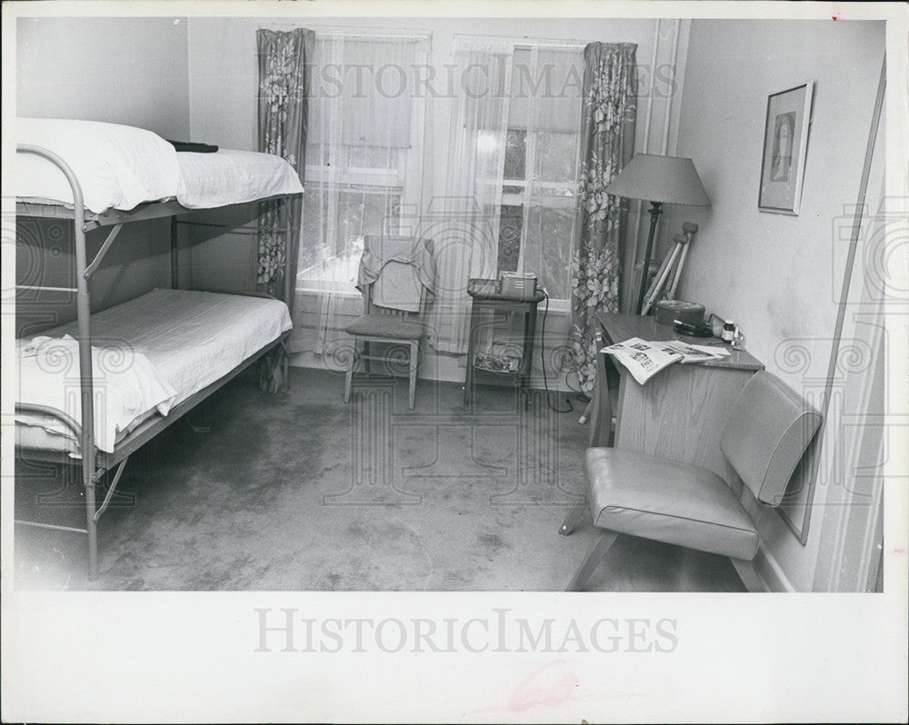 1965 Press Photo Huntington Hotel, Job Corps Room - Historic Images