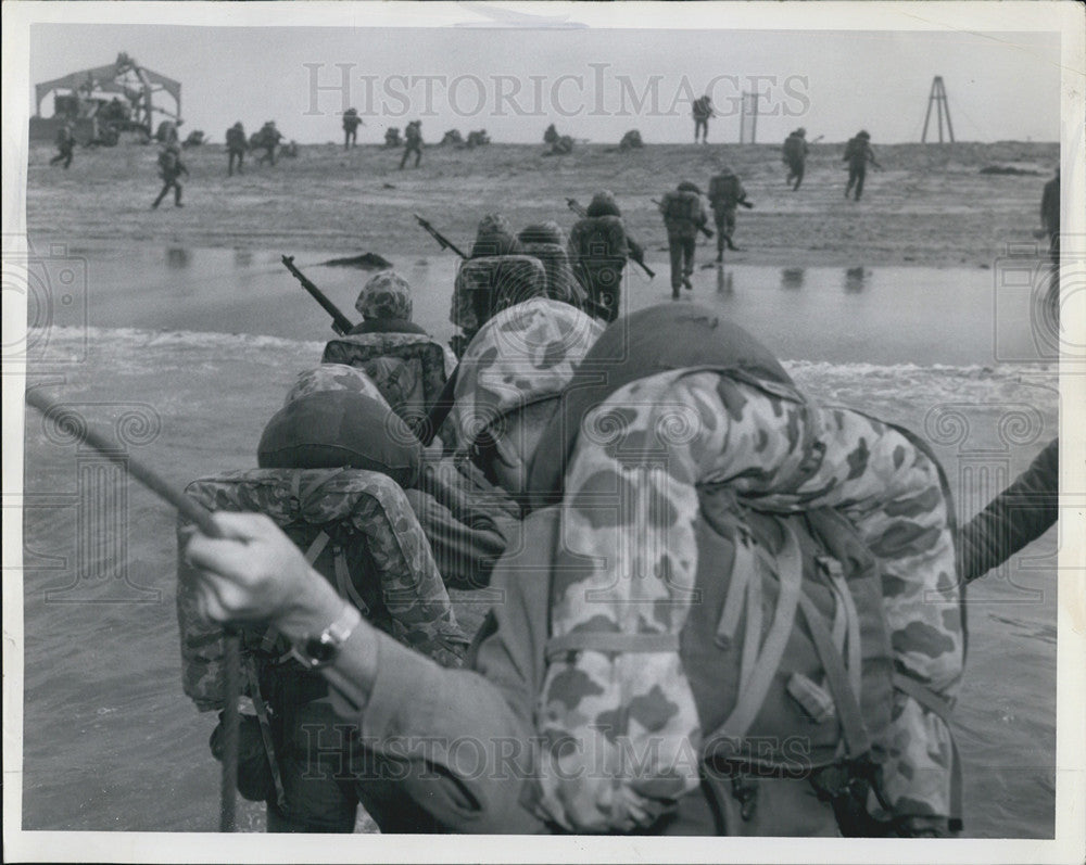 1961 Press Photo Chicago Marine reservists in training - Historic Images