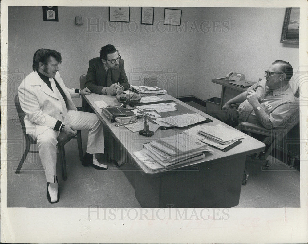 1972 Press Photo John 3:16 Cook Mission - Historic Images