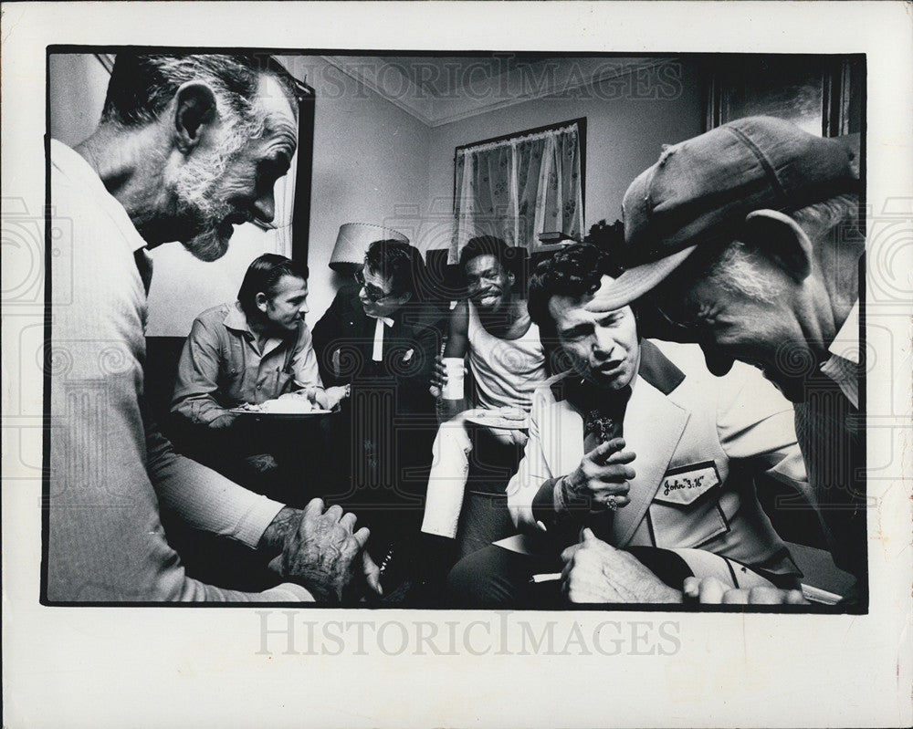 1973 Press Photo John 3:16 Cook Mission - Historic Images