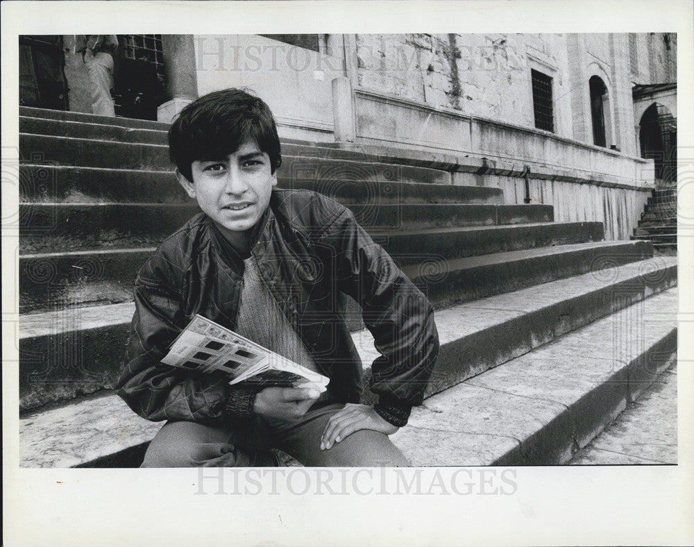 1982 Press Photo A young man of Istanbul Turkey - Historic Images