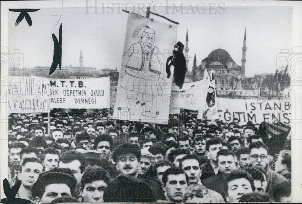 1964 Press Photo Turkish Students Demonstrations Istanbul - Historic Images