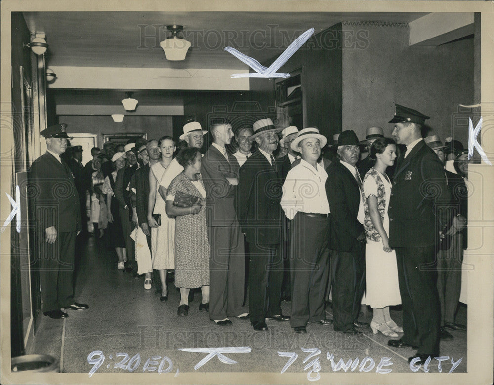 1933 Press Photo Detroit opening of Home Loan Corp. - Historic Images