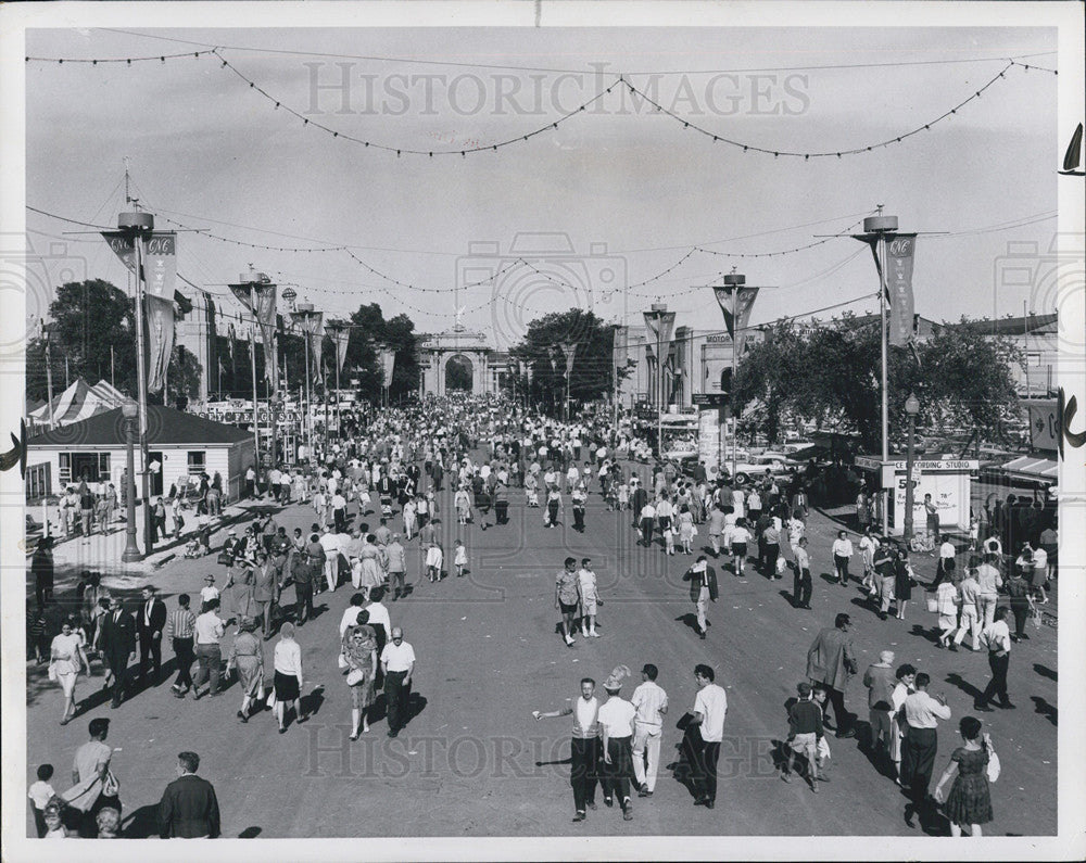 1963 Press Photo Canadian National Exhibition crowds - Historic Images