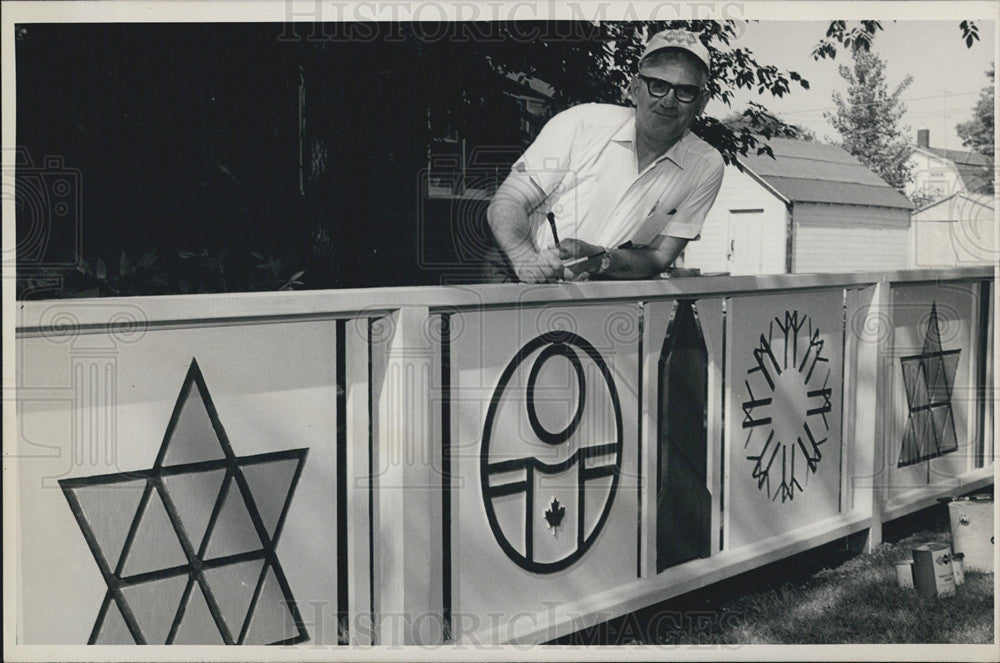 1967 Press Photo Centennial fence by Bill Didluck of Manitoba,Canada - Historic Images