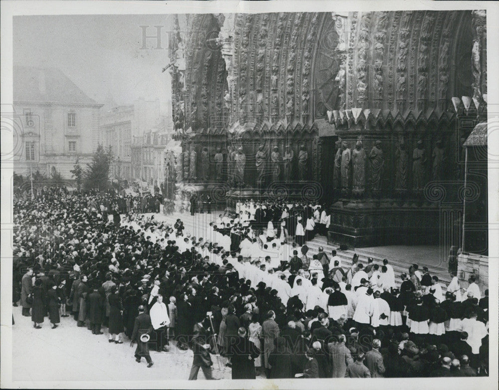 1937 Press Photo Reims Cathedral Crowd - Historic Images