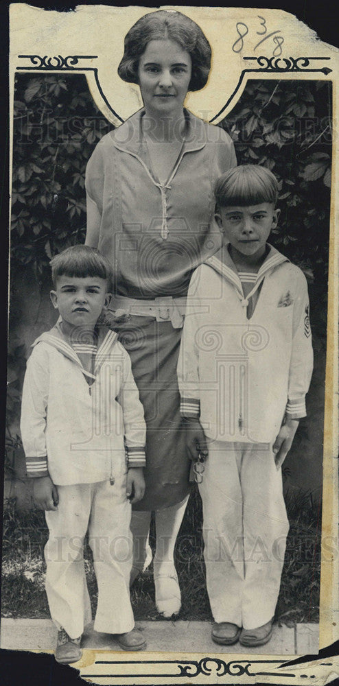 1927 Press Photo Mrs Robert Steele Jr with Their Sons - Historic Images