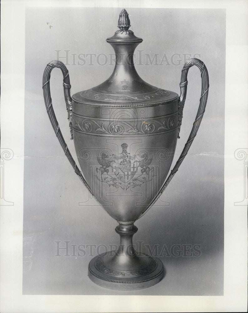 1954 Press Photo Sir Thomas Lipton Memorial Trophy - Historic Images