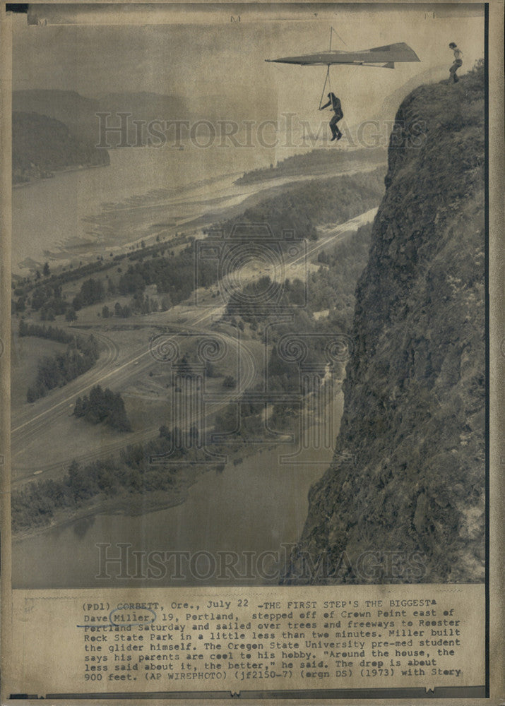 1973 Press Photo Dave Millier of  stepped off of crown point of Portland. - Historic Images