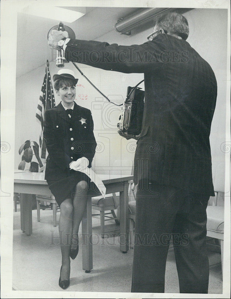 1964 Press Photo Virginia Rakccinski graduate Chicago Police Academy - Historic Images