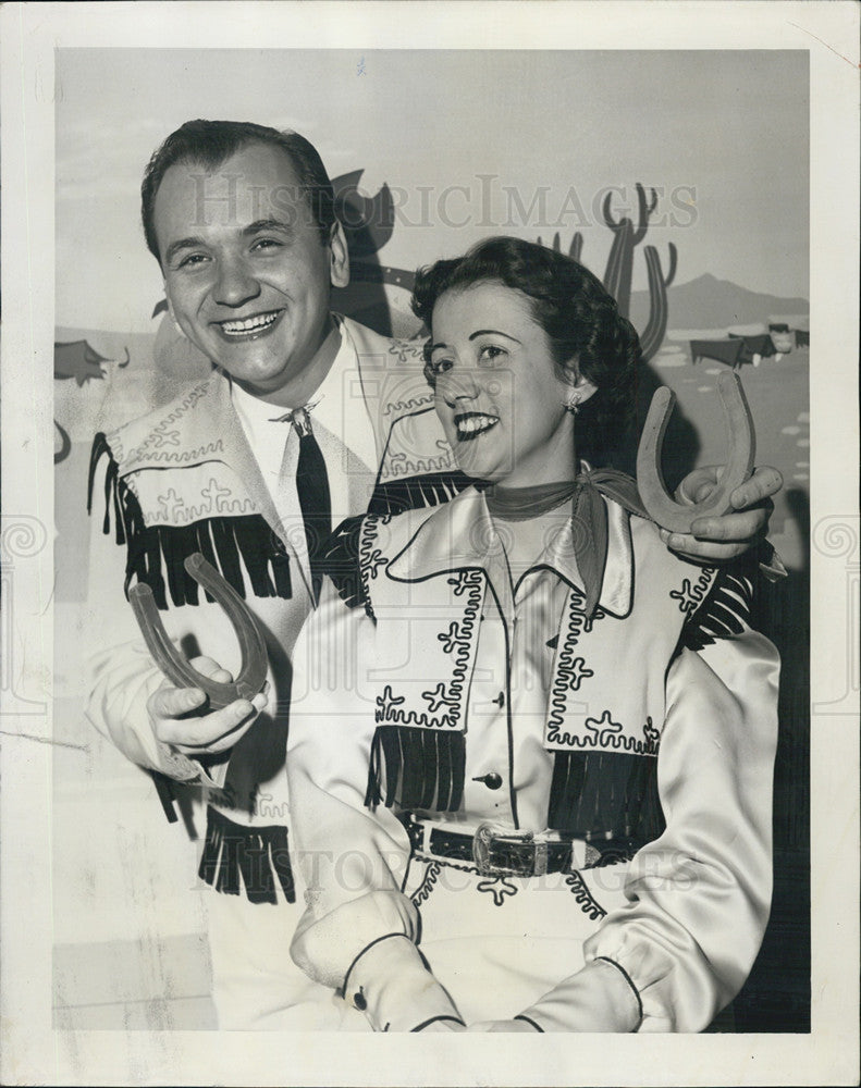 1951 Press Photo Frank York Yole O&#39;Bryn maestro vocalist first anniversay - Historic Images