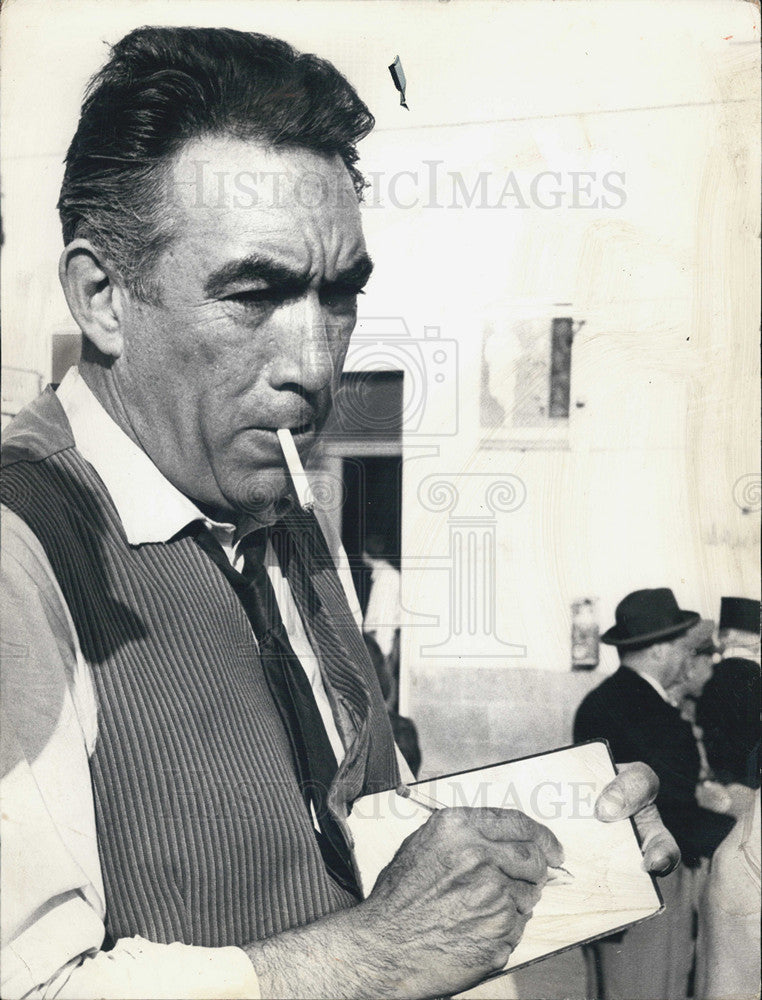 1963 Press Photo Mexican Actor Painter and writer Anthony Quinn - Historic Images