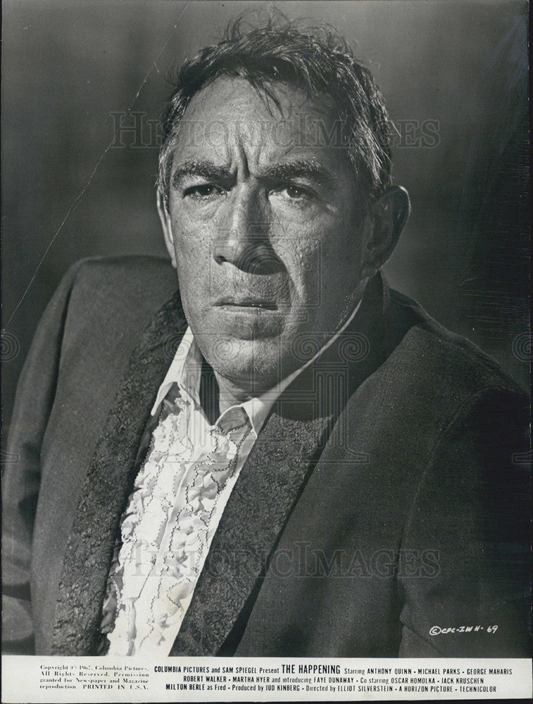 1967 Press Photo Anthony Quinn stars in &quot;The Happening&quot; - Historic Images