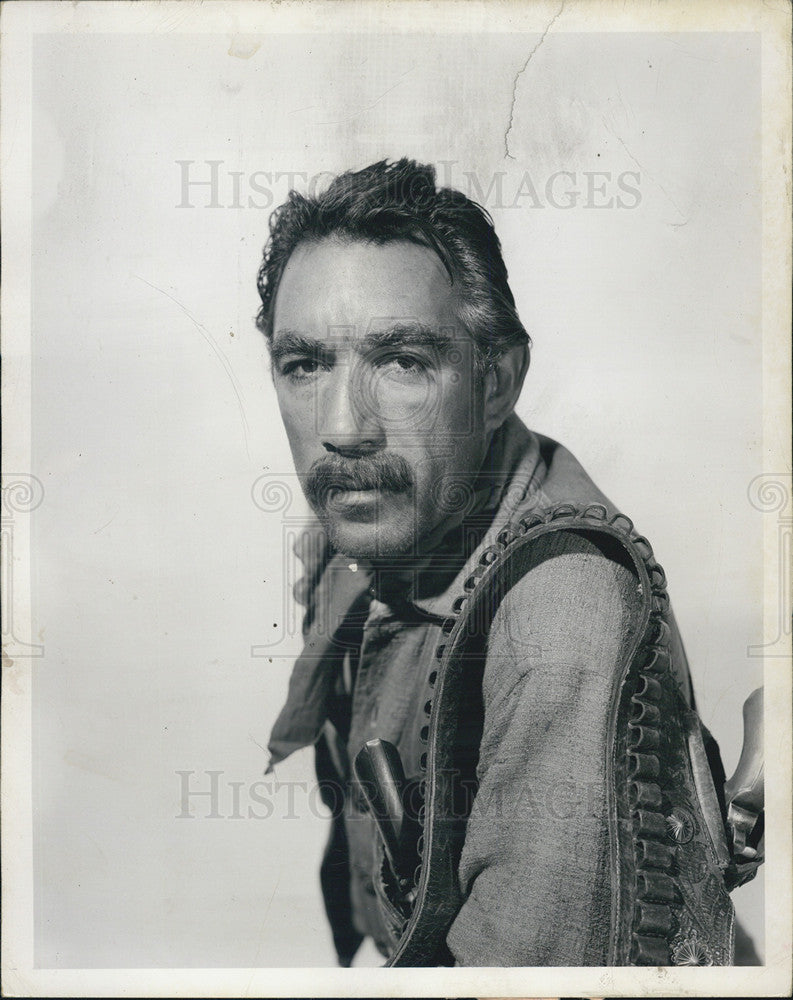 1954 Press Photo Anthony Quinn stars in &quot;The Long Trail&quot; - Historic Images