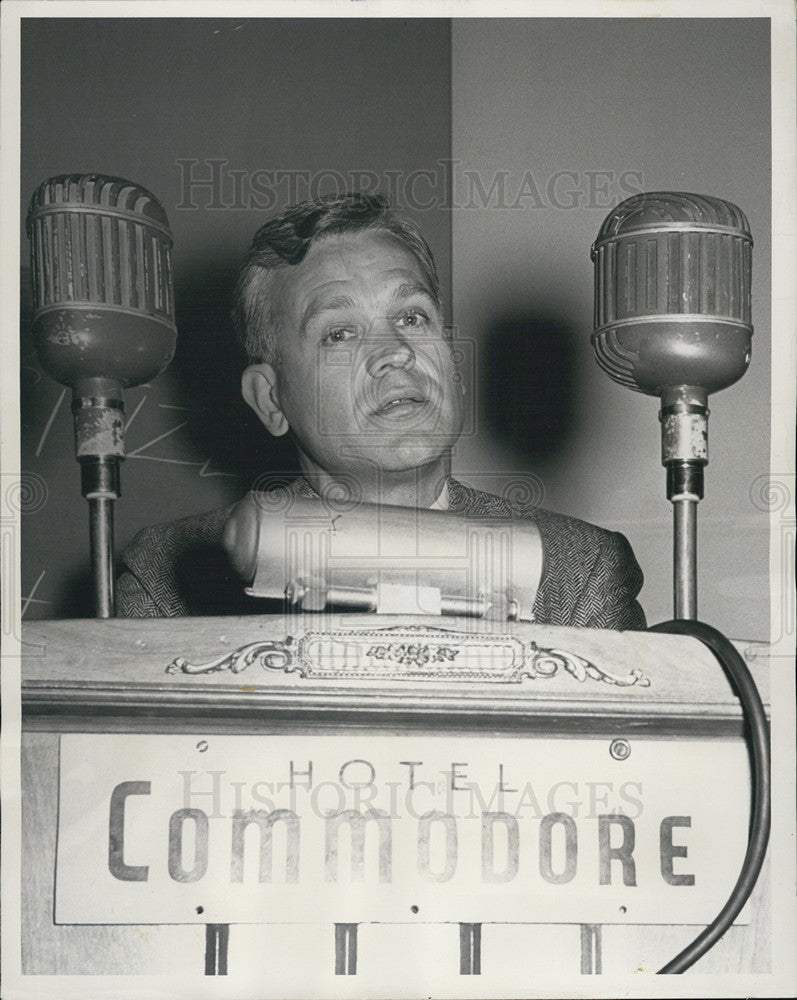 1953 Press Photo Dr. Hermann Lisco of the Argonne National Laboratory. - Historic Images