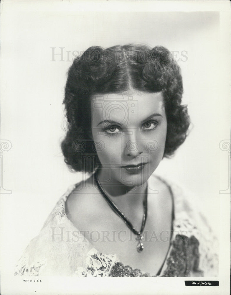 1939 Press Photo Pauline Moore stars in &quot;Three Musketeers&quot; - Historic Images