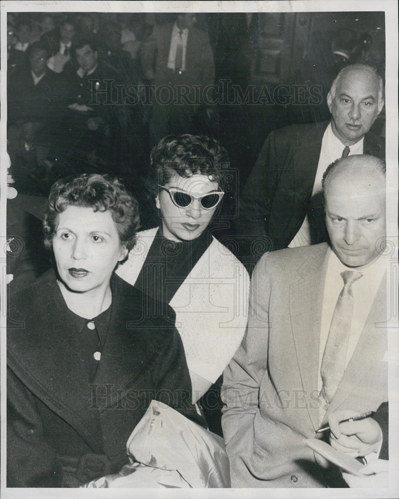 1956 Press Photo Singers on trial  Court. Eileen Pearl - Historic Images