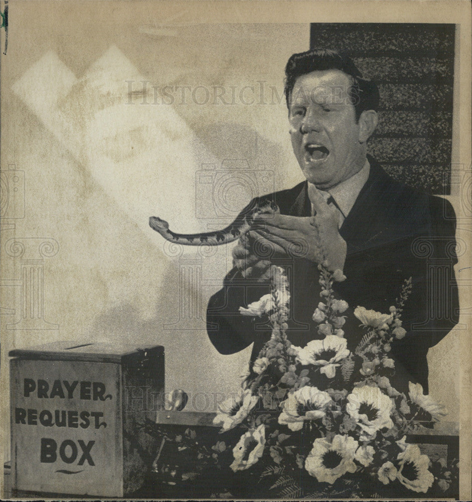 1973 Press Photo Reverend Liston Pack - Historic Images