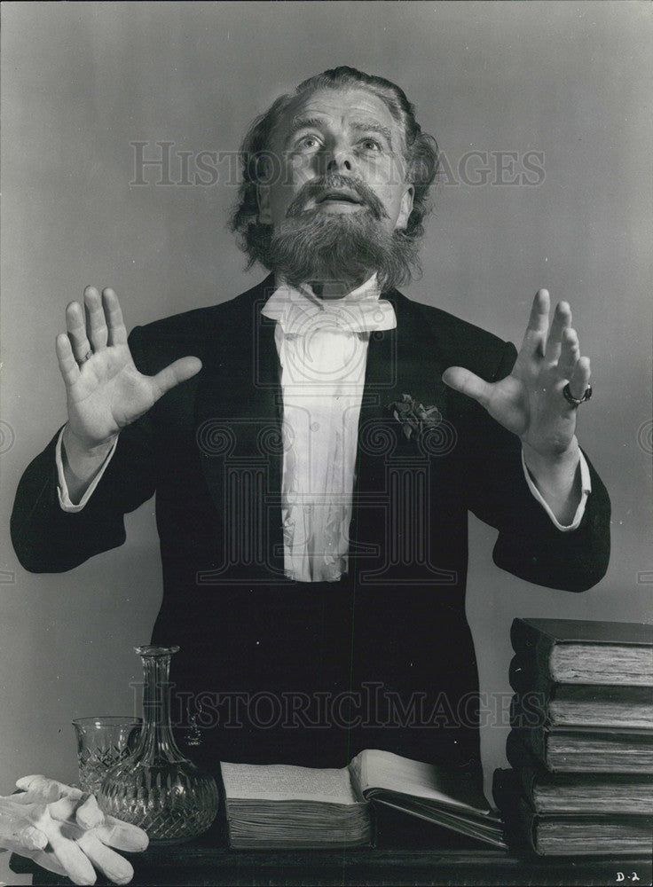 1971 Press Photo Emlyn Williams as &quot;Charles Dickens&quot; - Historic Images