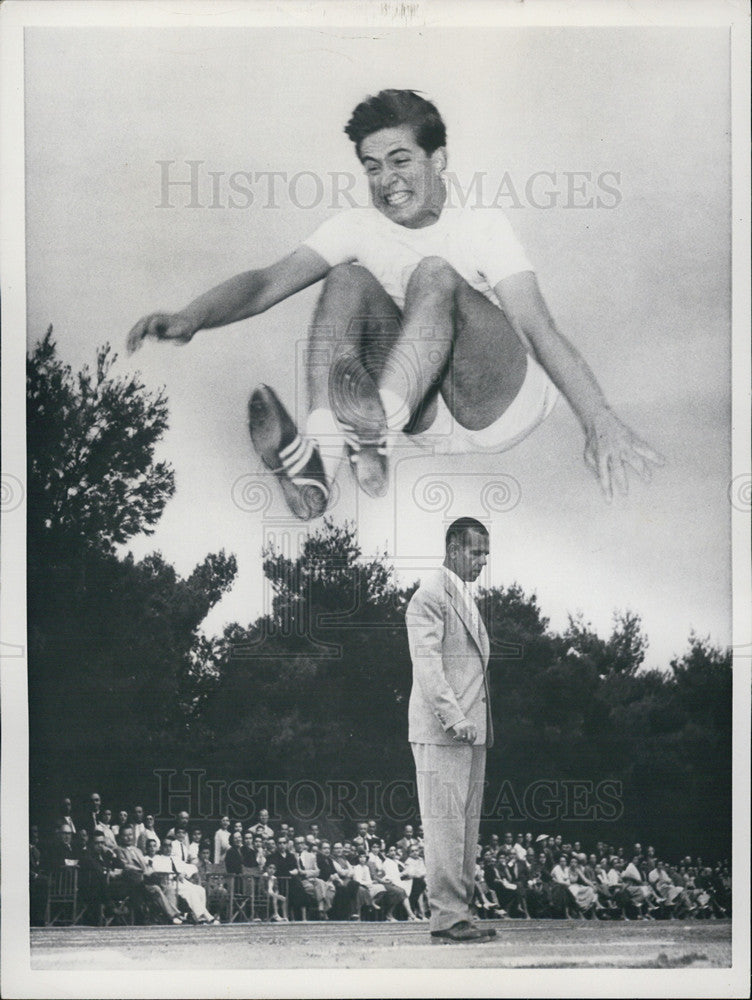 1957 Press Photo Crown Prince Constantine of Greece in the hurdles - Historic Images