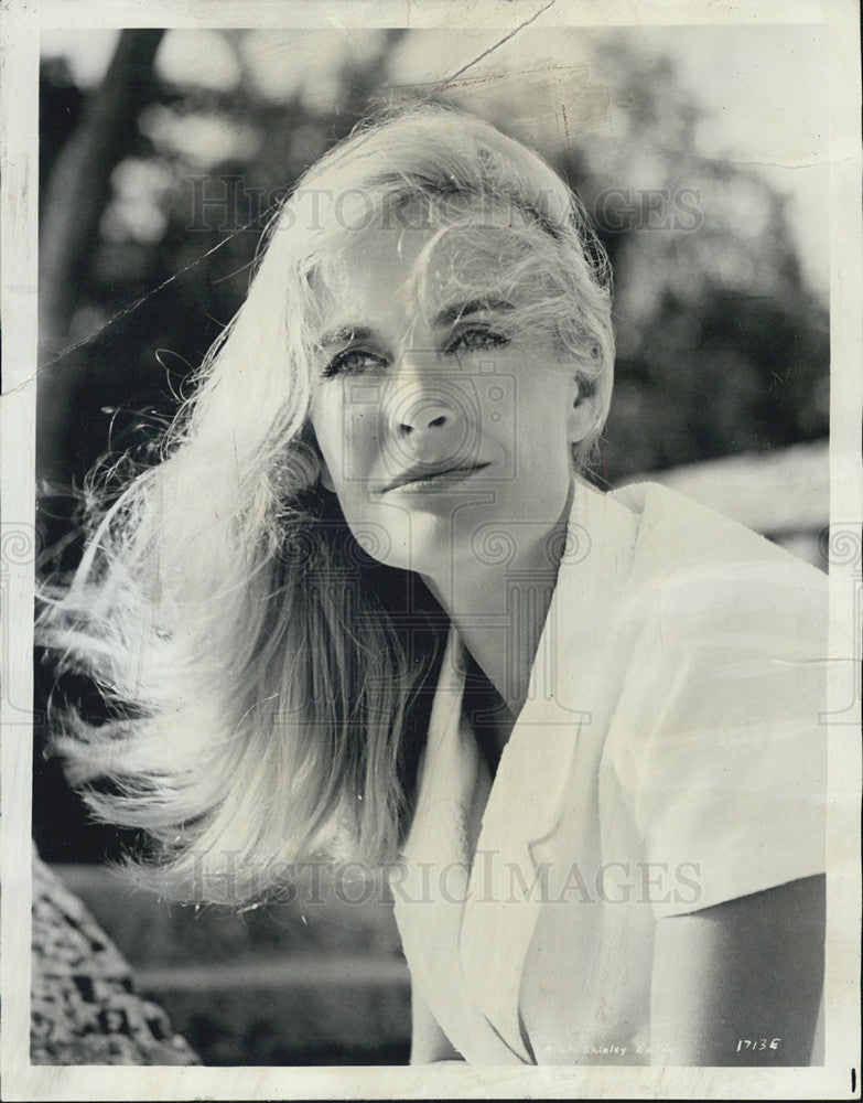 1966 Press Photo Shirley Eaton featured on an article by Eleanor Keen &quot;The Movies&quot; - Historic Images