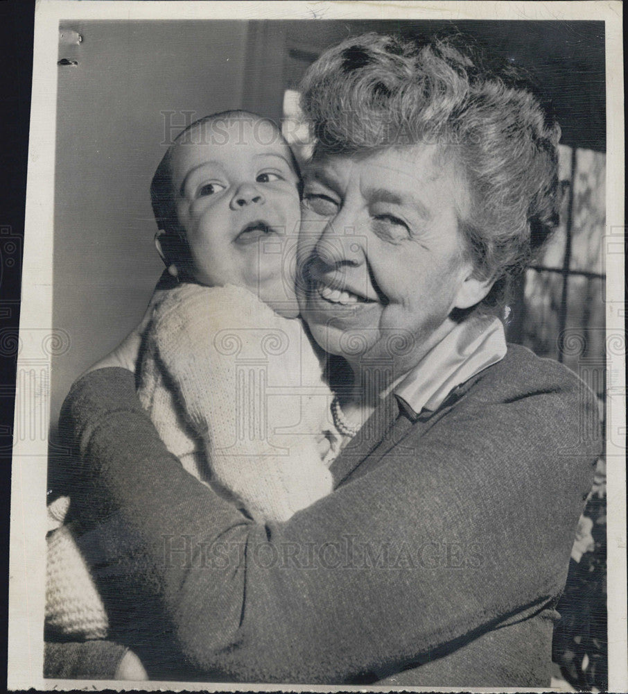 1950 Press Photo Mrs Eleanor Roosevelt and grandsonNicholas - Historic Images