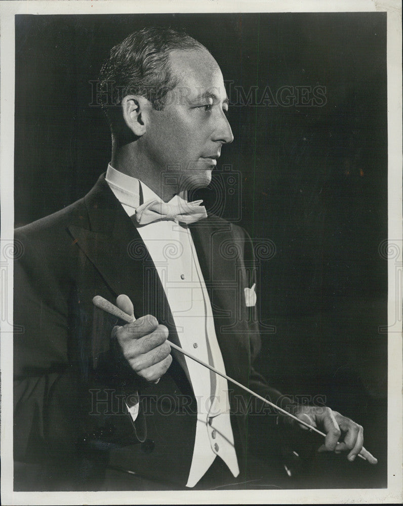 1955 Press Photo Conductor Ezra Rachlin - Historic Images