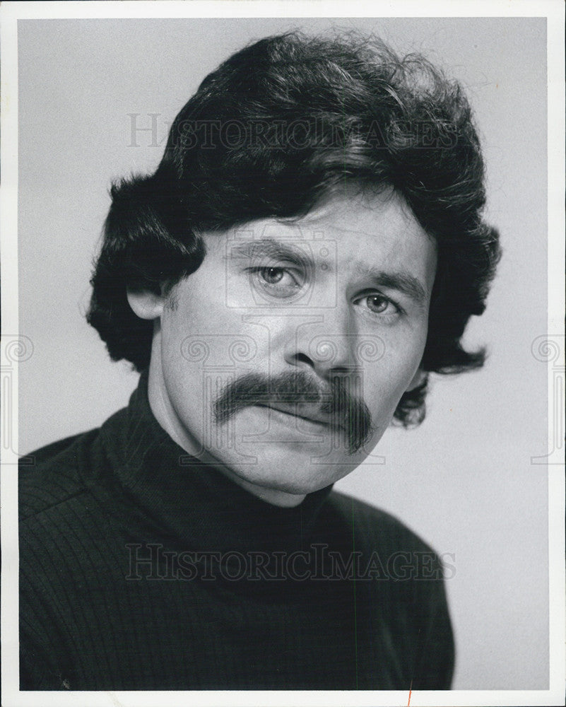 1975 Press Photo Jim Novak Charles Bronson Look Alike - Historic Images