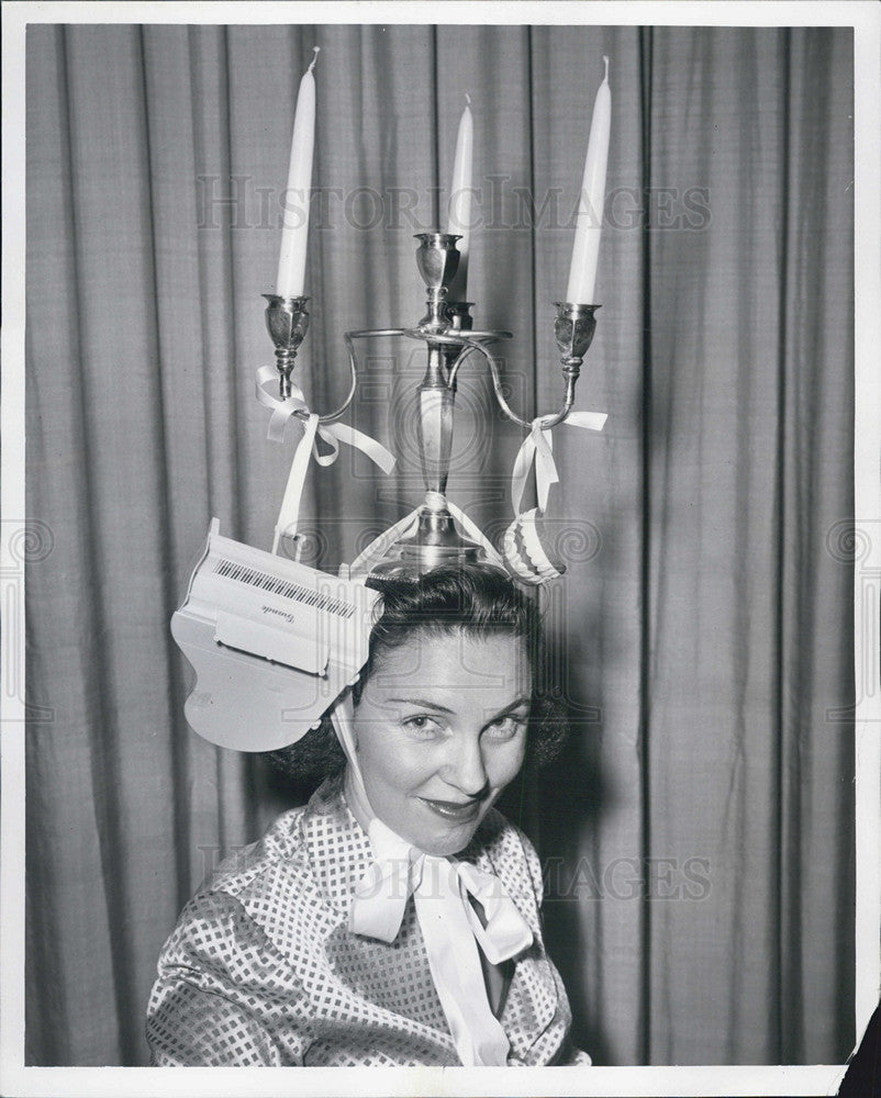 1954 Press Photo Mrs Cloakey Moore at the arts club of Society Service club - Historic Images