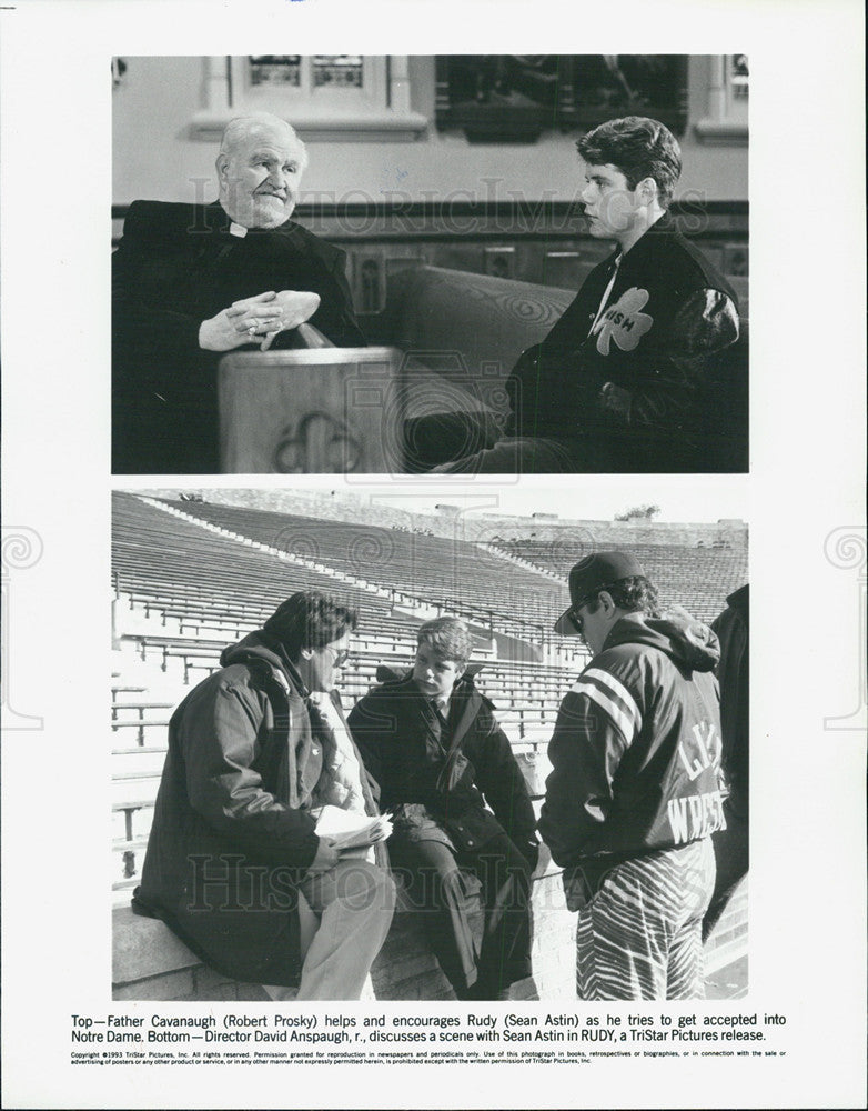 1993 Press Photo Robert Prosky &amp; Sean Astin in &quot;Rudy&quot; - Historic Images