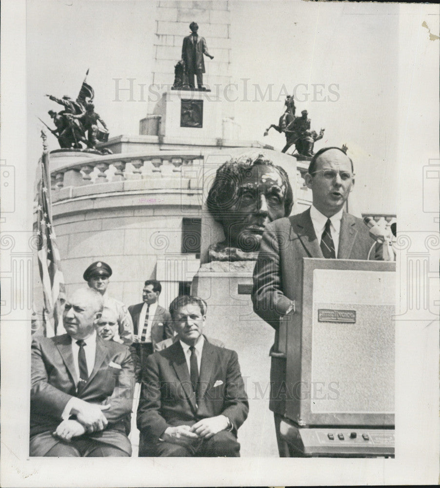 1965 Press Photo Adlai Stevenson III and UN Ambassadors at Memorial of Lincoln - Historic Images