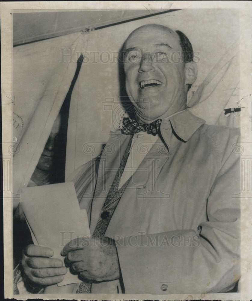 1956 Press Photo Adlai Stevenson after voting for himself for Dem. president - Historic Images