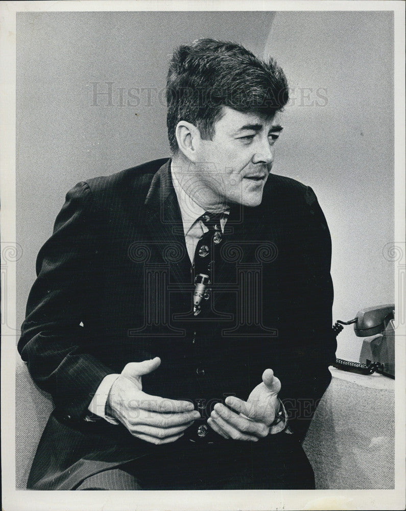 1972 Press Photo Congressman Paul Mccloskey speaking on Kennedy Show - Historic Images