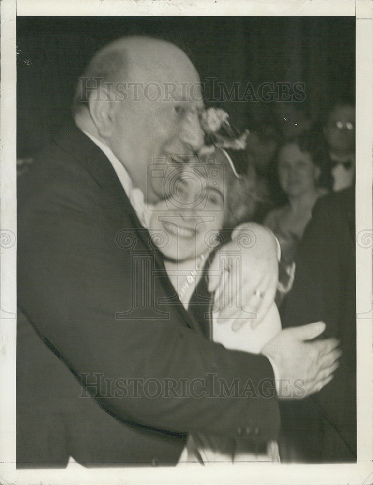 1937 Press Photo Gov Horner Olga Menn Illinois Songbird - Historic Images