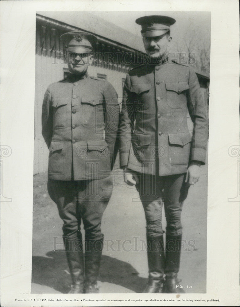 1957 Press Photo Two unidentified military personnel - Historic Images