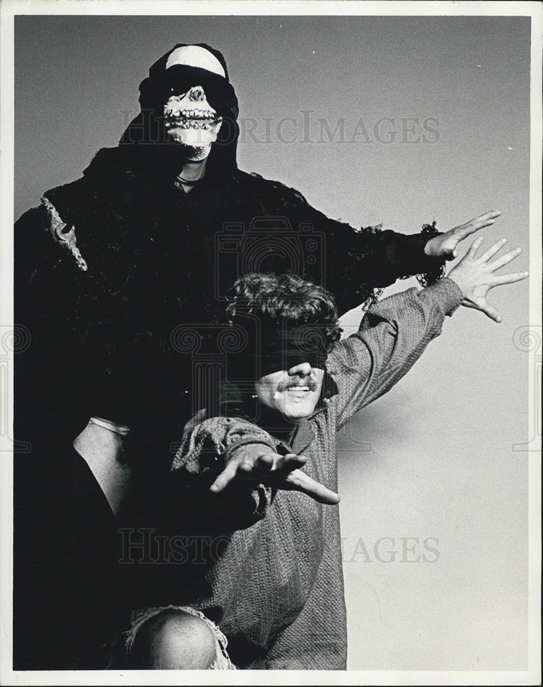 1975 Press Photo Thomas Stechschulte in &quot;The Phantom Sword&#39;s Revenge&quot; - Historic Images