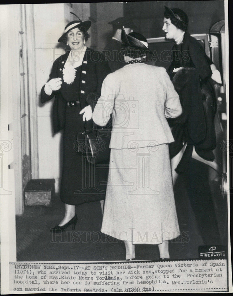 1936 Press Photo Former Queen Victoria of Spain visiting son - Historic Images