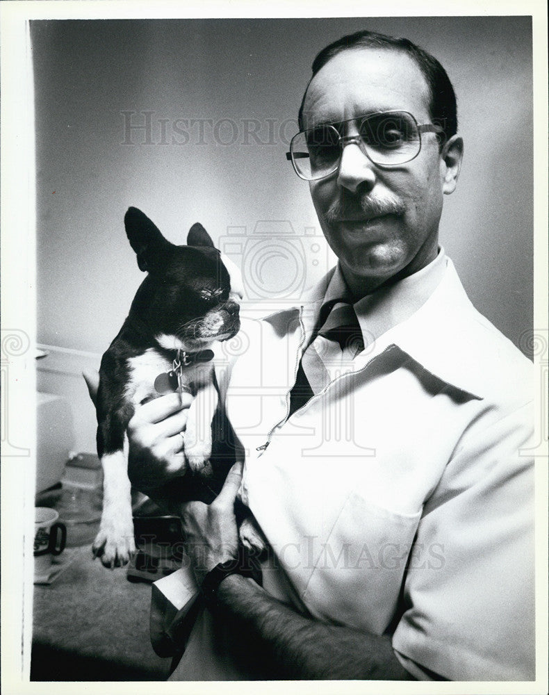 1984 Press Photo Daniel McKay, veterinarian - Historic Images