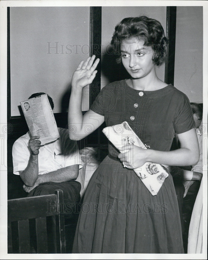 1959 Press Photo  Patricia McGuffrey being sworn in at inquest - Historic Images