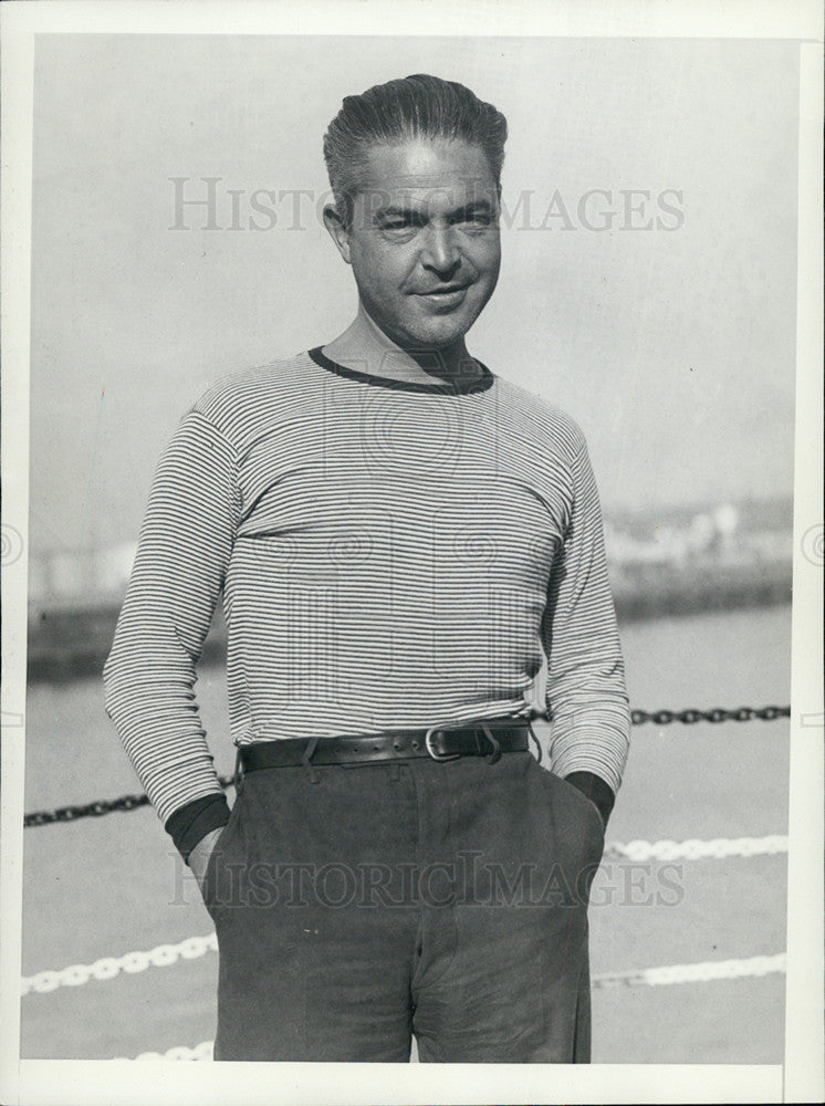 1933 Press Photo Malcolm Mc Gregor American Actor at Los Angeles Harbor. - Historic Images