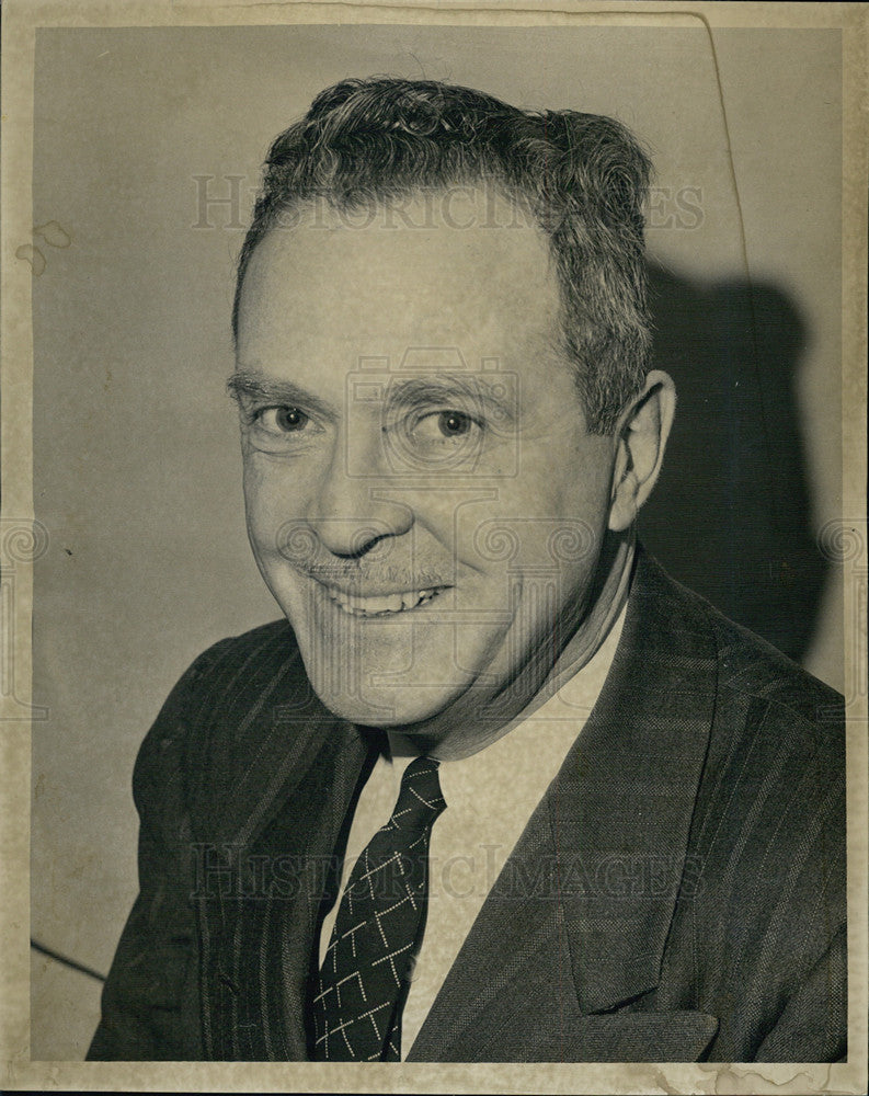 1948 Press Photo Pictured is B.T. Moore of Municipal Employees Insurance Assn. - Historic Images