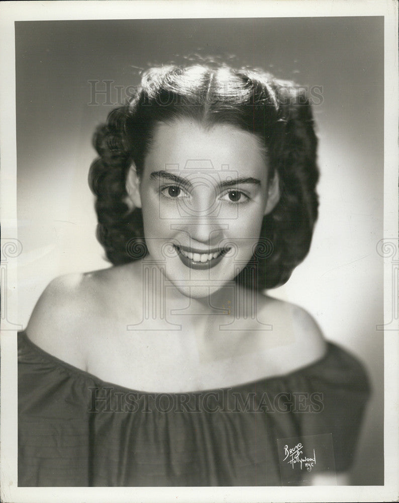 1953 Press Photo Mary O&#39;Fallon  stars in &quot;Carousel&quot; - Historic Images