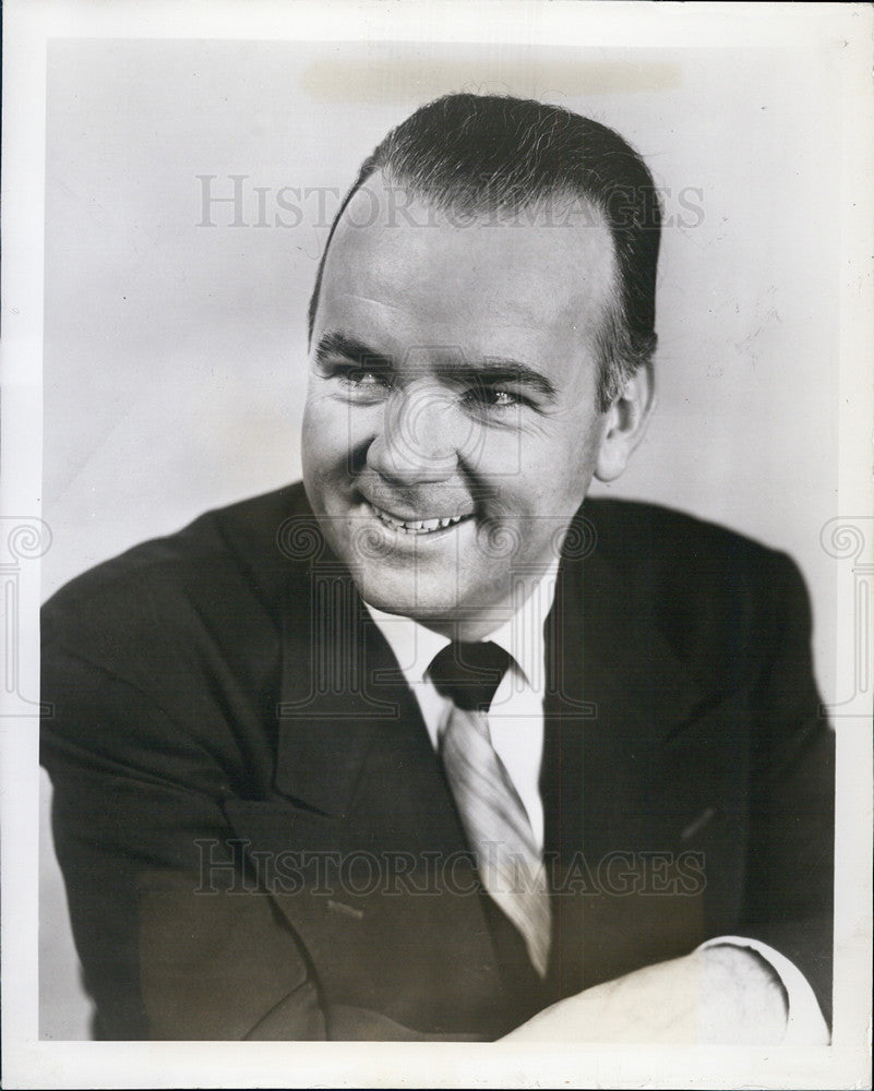 1948 Press Photo Johnny Olsen on &quot;Wiz Quiz&quot; - Historic Images