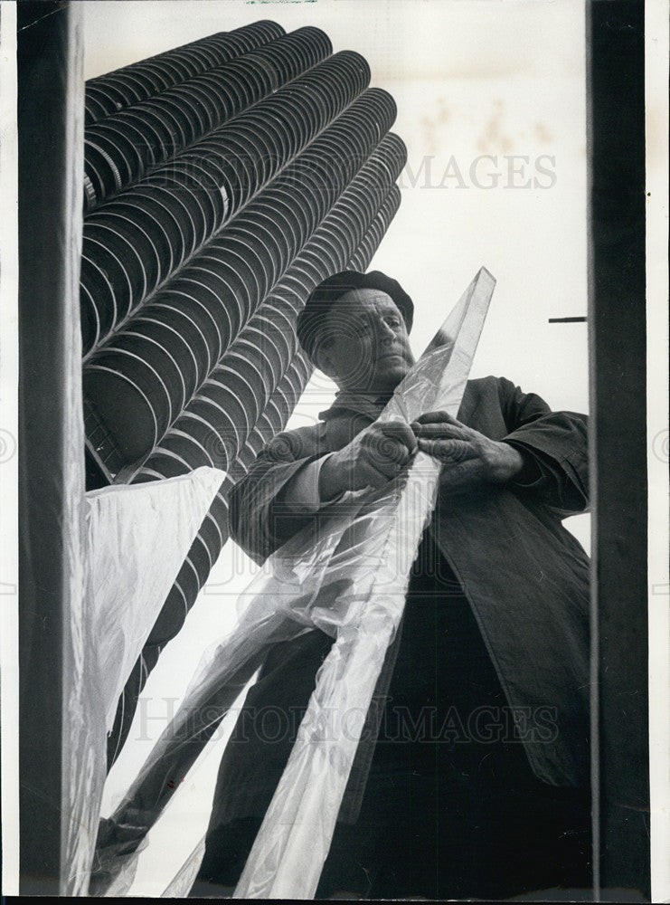 1965 Press Photo Sculptor Igon Weiner creation &quot;Polyphony II&quot; - Historic Images