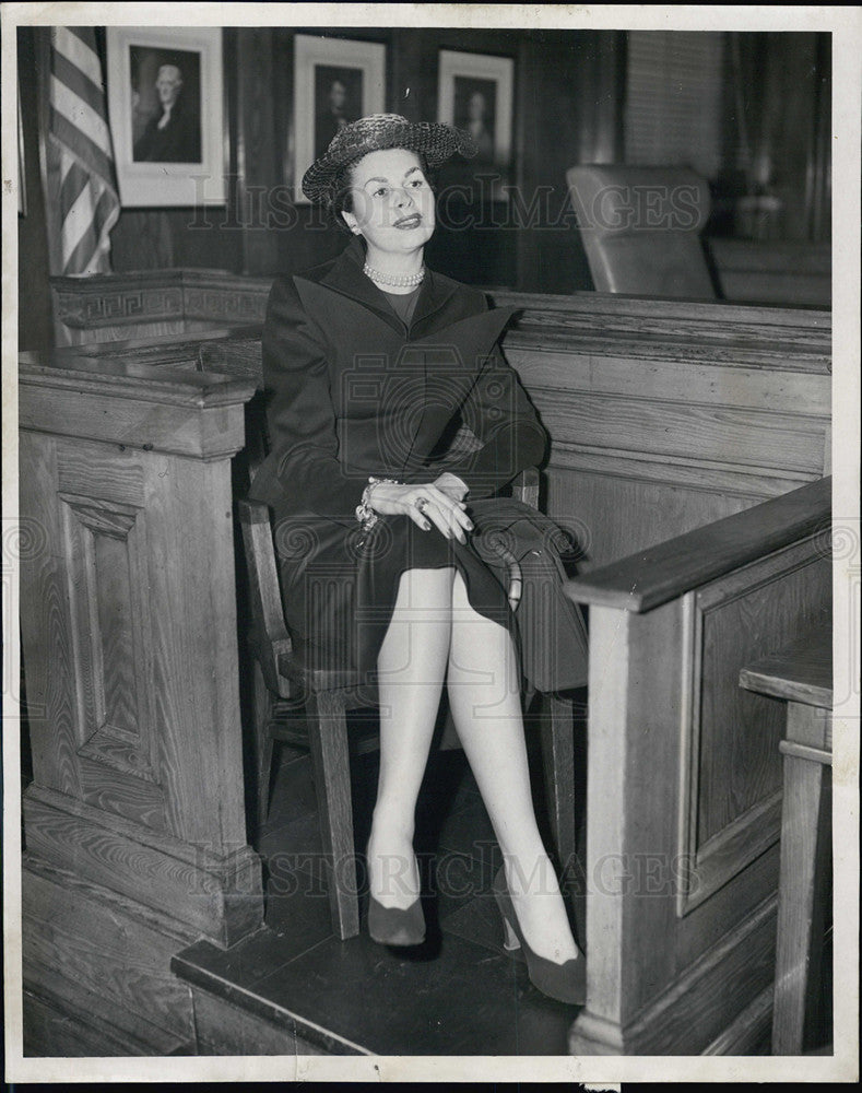 1952 Press Photo Actress Kelly Morrow at divorce court that approve her petition - Historic Images