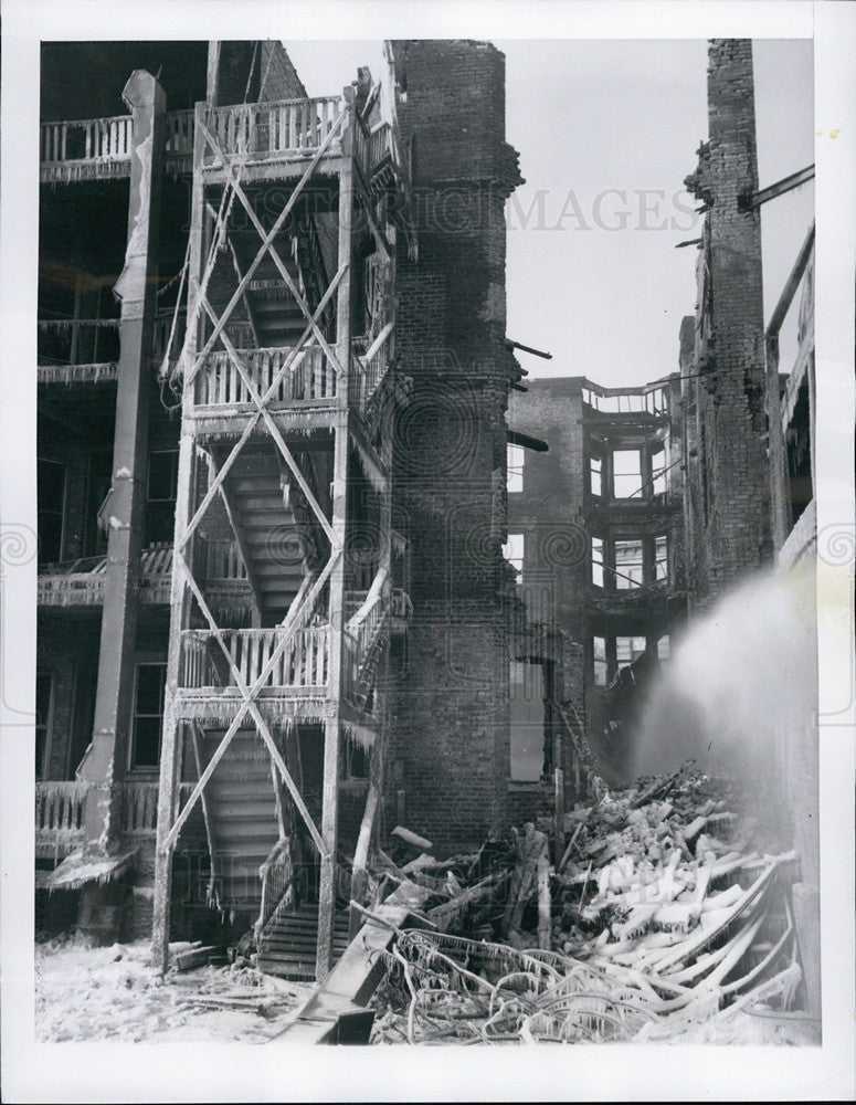 1958 Press Photo Rear of the apartment building after bomb blast - Historic Images