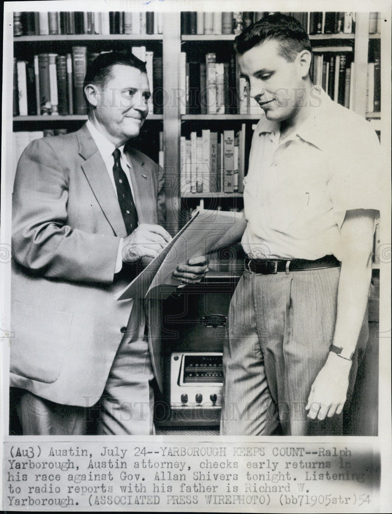 1954 Press Photo Ralph Yarborough w/ his father Richard check early returns - Historic Images