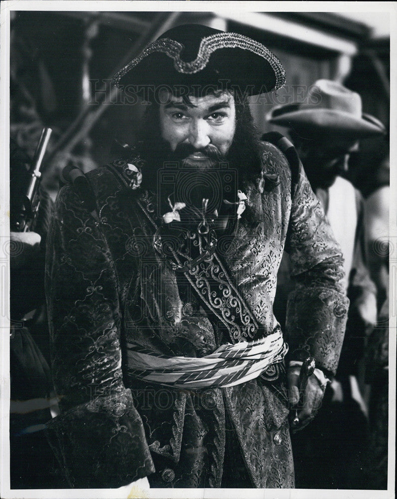 1955 Press Photo Jeff Morrow in &quot;The End of Blackbeard The Pirate&quot; - Historic Images